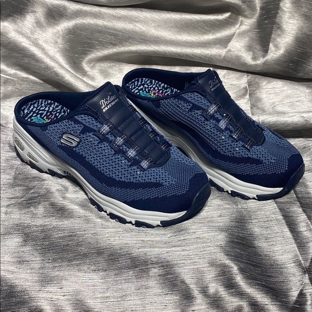 Skechers D’Lites Navy and Light Blue Slip-On Sneakers Women’s 9